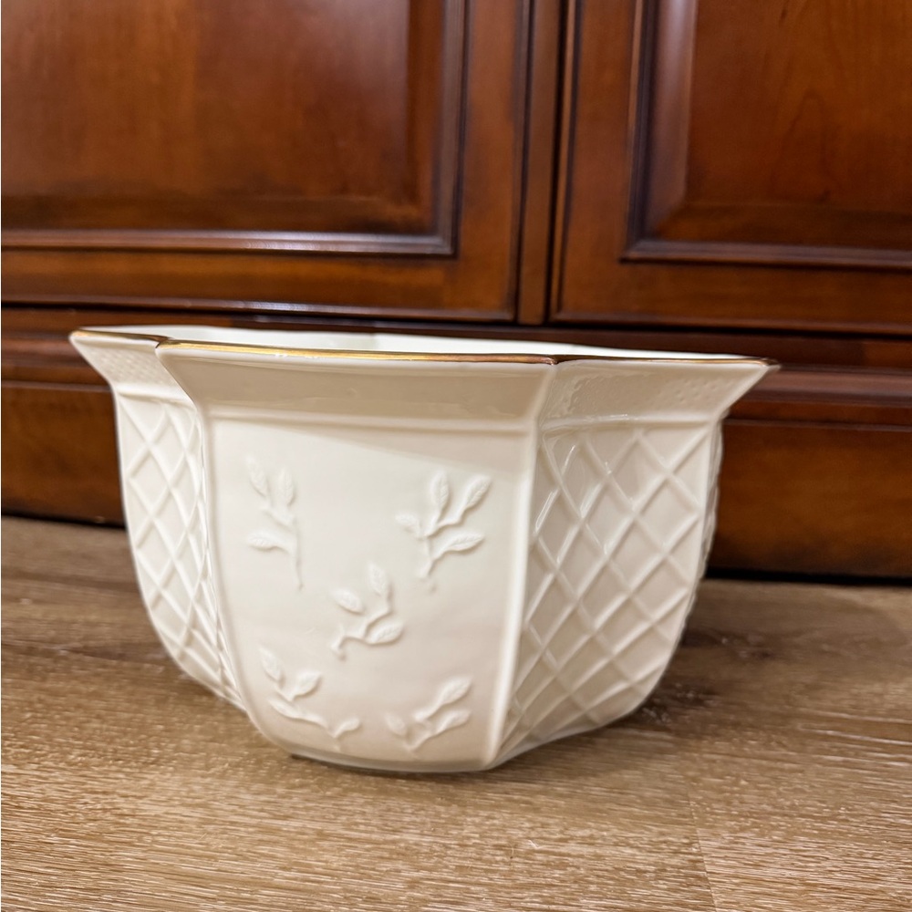 Fitz and Floyd Cream Ceramic Bowl Botanical Collection